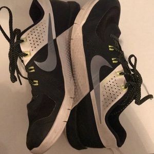 Metcon 1 Tennis Shoes!